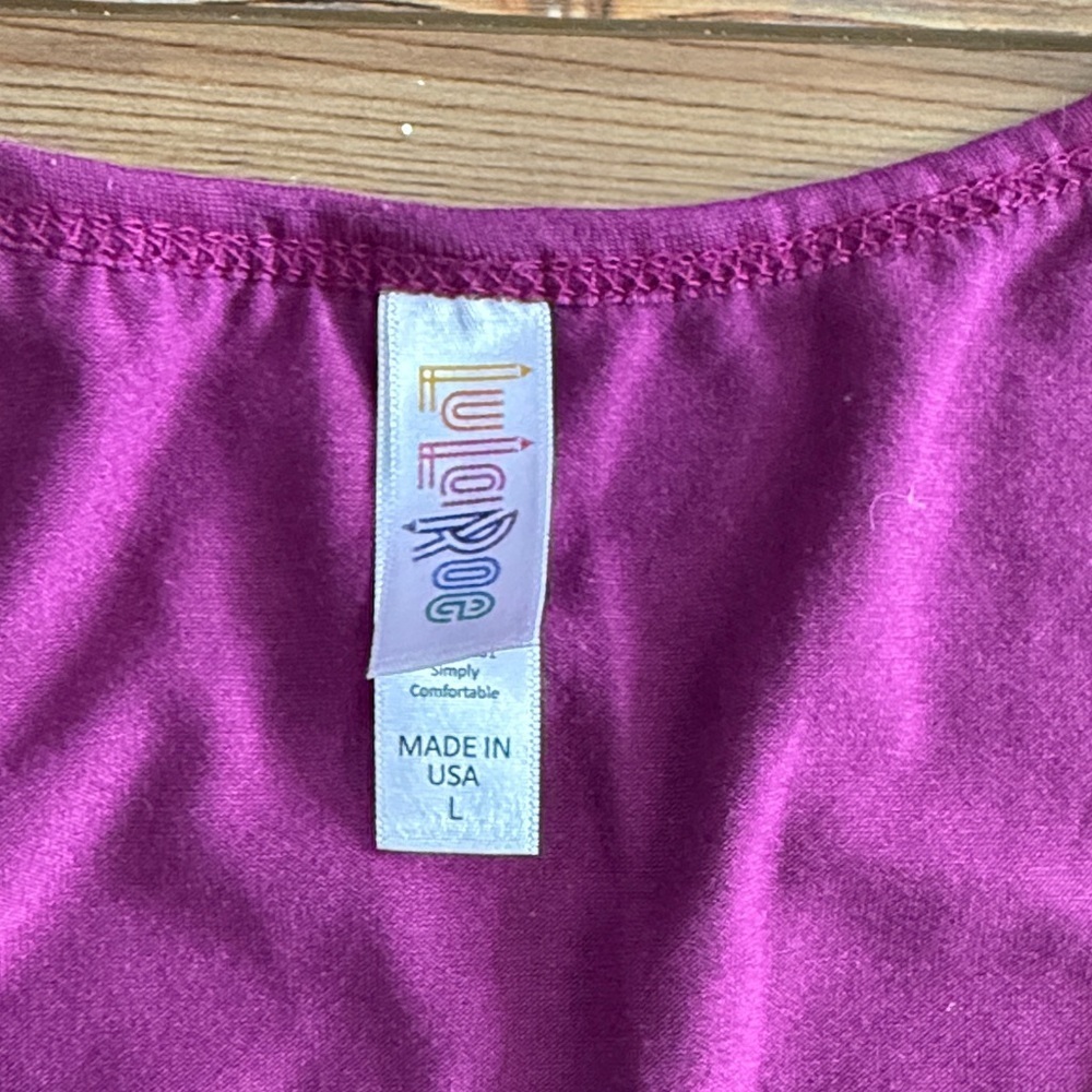 LuLaRoe Deep Purple Classic Tee Short Sleeve Top - Picture 2 of 2